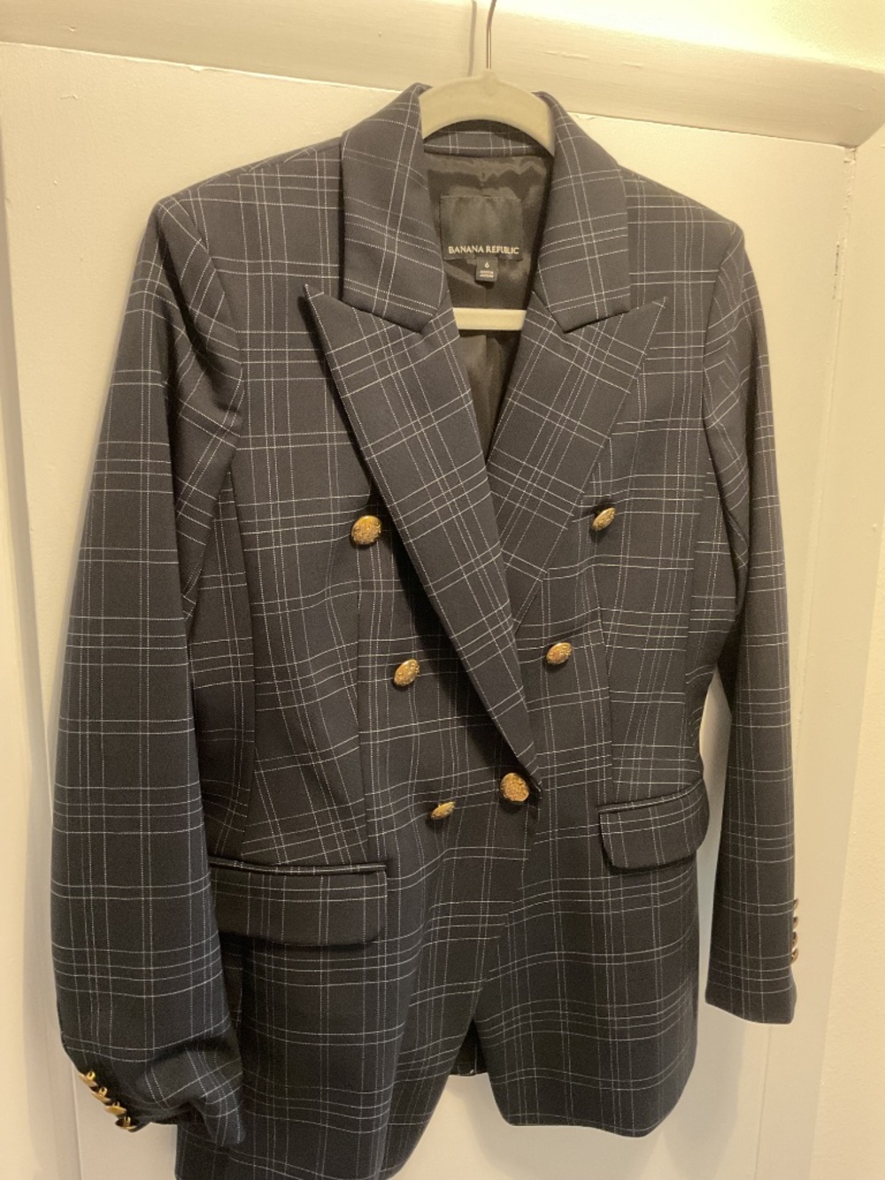 Banana Republic Fitted Blazer, Size 6, Navy Plaid Pattern - Picture 3 of 5